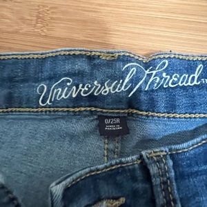 Universal thread size 25 jeans